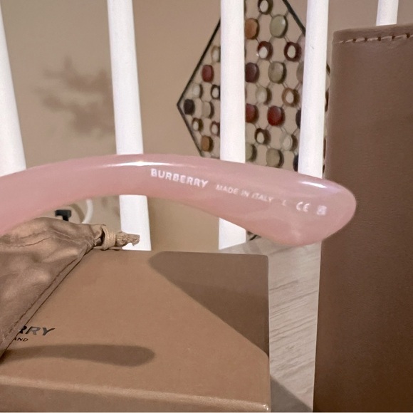 NIB Burberry Sunglasses for Women - Picture 10 of 10